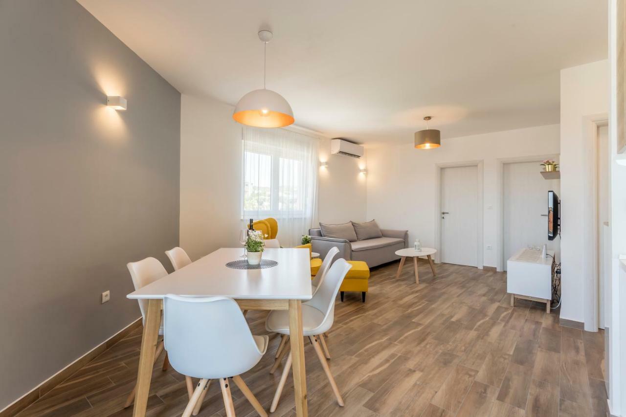 Luxury View Apartments 로고즈니차 외부 사진