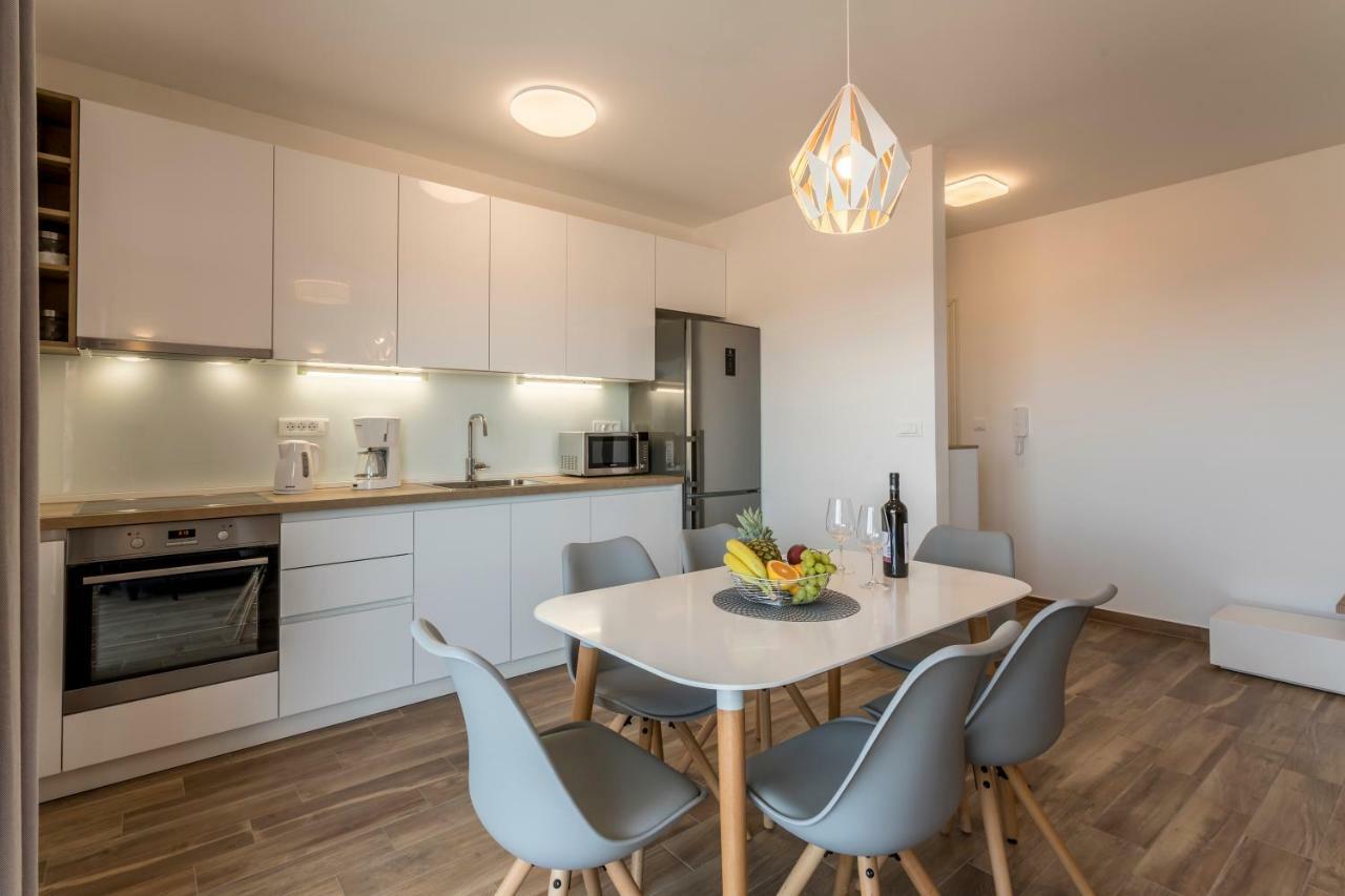 Luxury View Apartments 로고즈니차 외부 사진