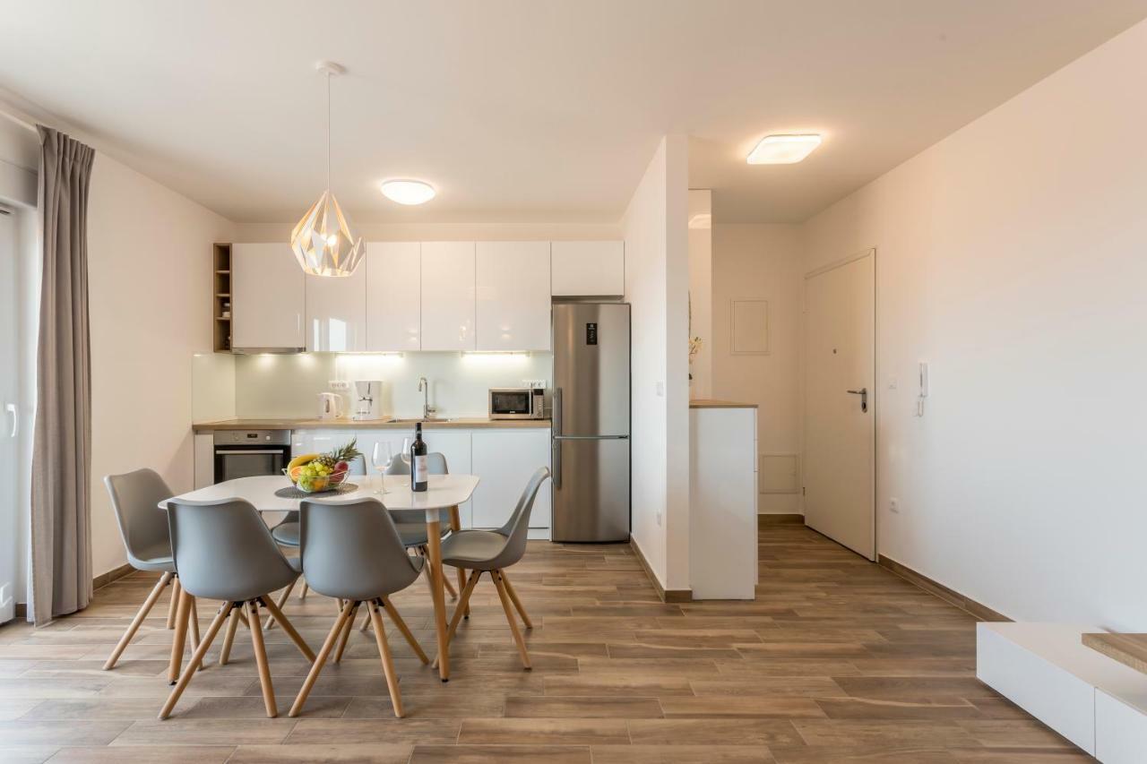 Luxury View Apartments 로고즈니차 외부 사진