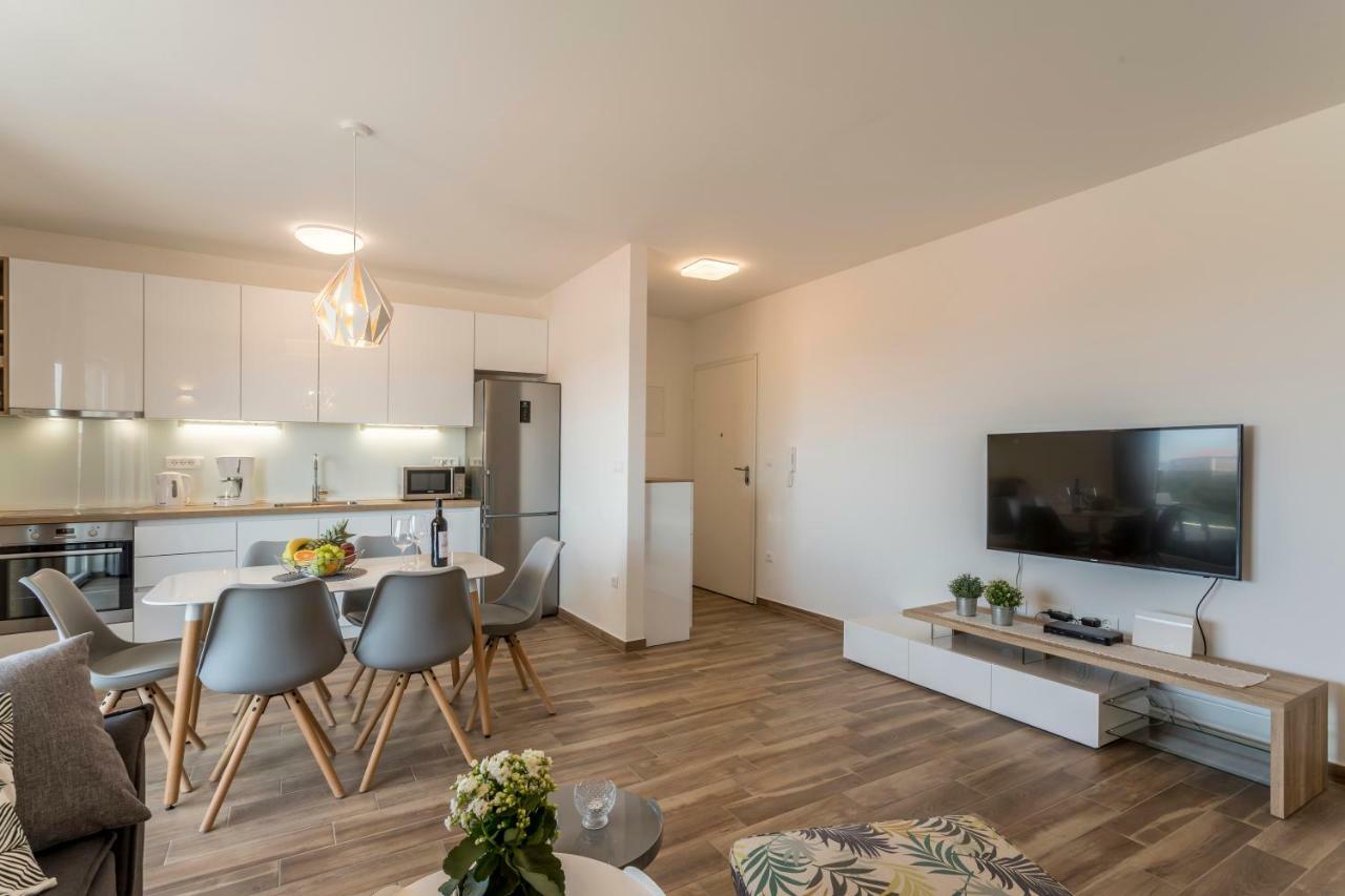 Luxury View Apartments 로고즈니차 외부 사진