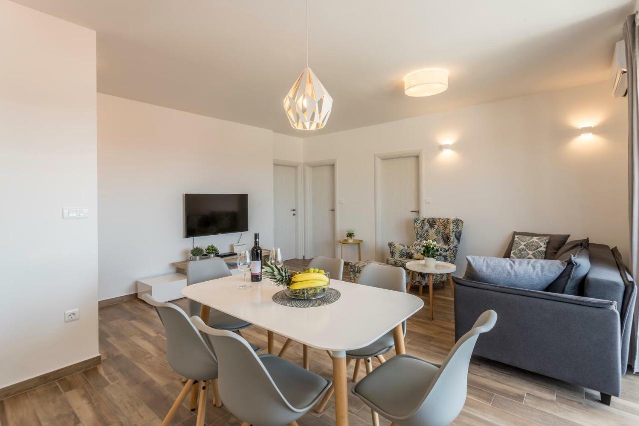 Luxury View Apartments 로고즈니차 외부 사진